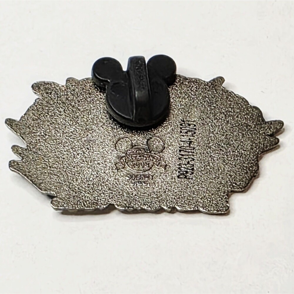 Mickey and Friends Carnotaurus Chase Dinosaur Dinsey Trading Pin 2008 EUC RARE - Picture 2 of 7